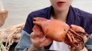 吃东西小姐姐海鲜类,小姐姐带你探索海鲜的无限魅力